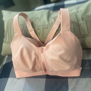 Victoria secret size 36 DDD sport’s slightly used